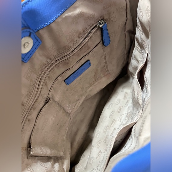 Michael Kors Saffiano Blue Jet Set Large Travel Tote - Picture 8 of 12